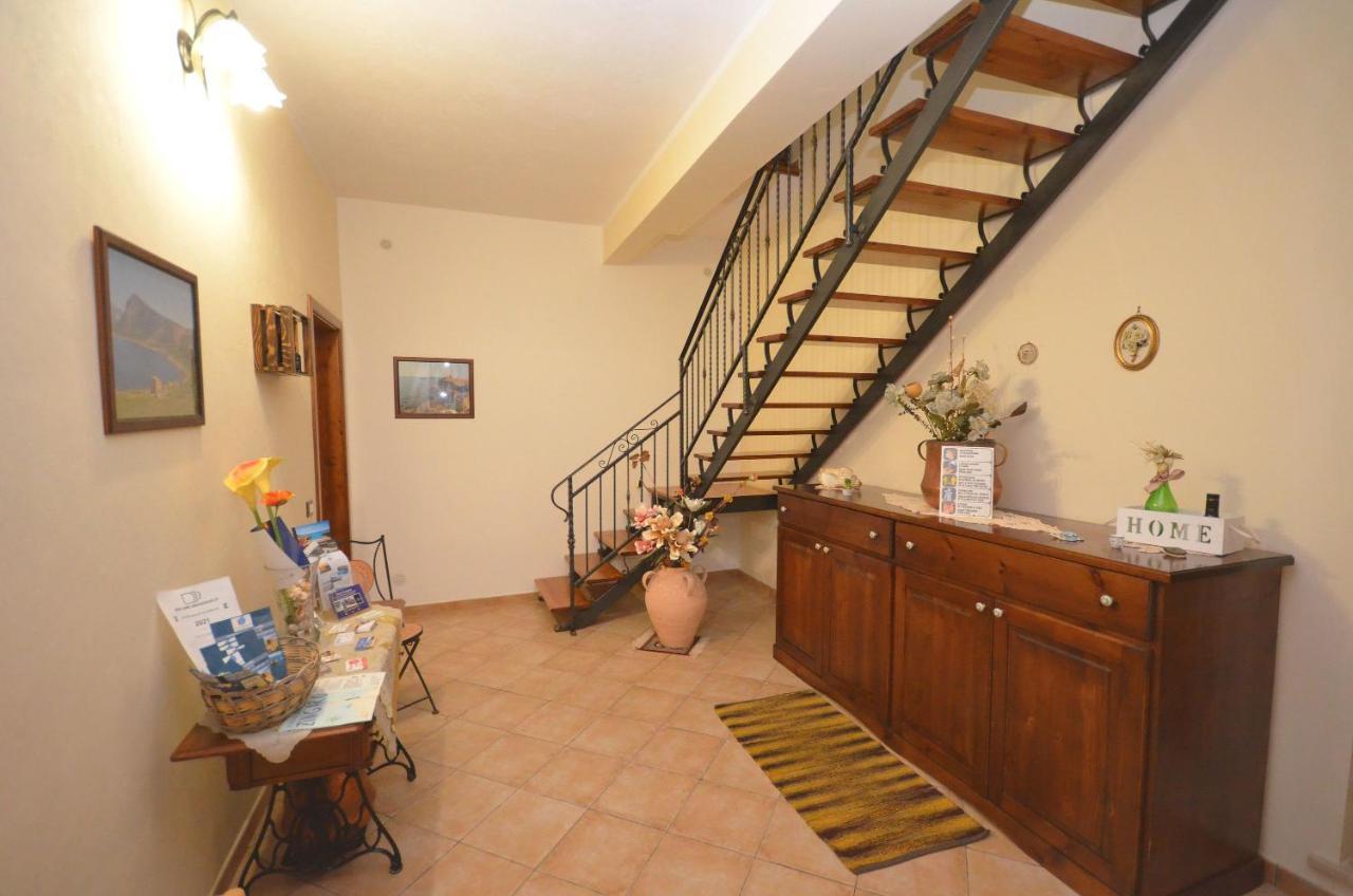 Cascina Degli Ulivi Bed and Breakfast Castelluzzo Εξωτερικό φωτογραφία
